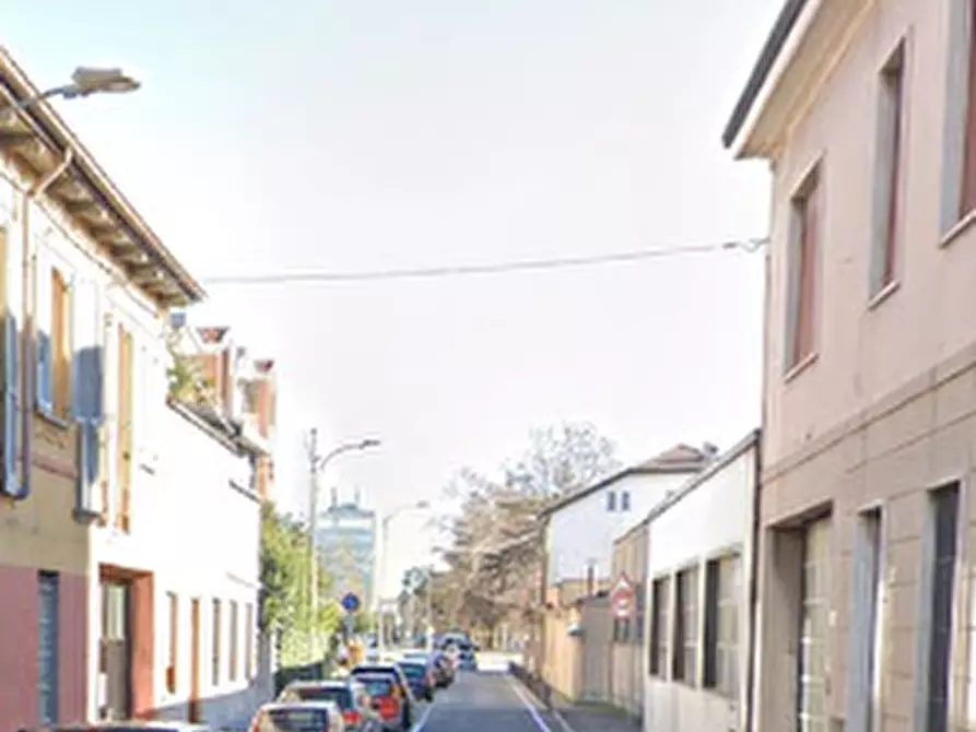 Immagine 7 di Capannone industriale in vendita  in Via Pasubio a Lissone