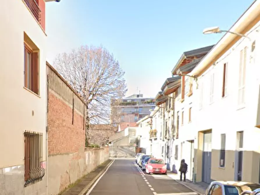 Immagine 8 di Capannone industriale in vendita  in Via Pasubio a Lissone