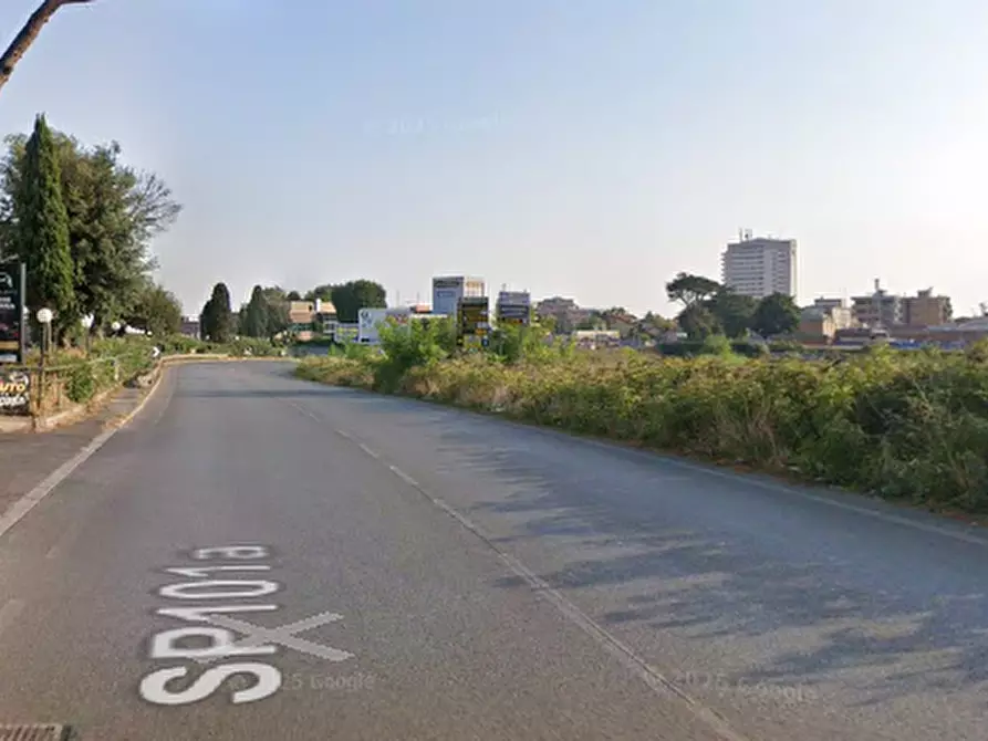 Immagine 12 di Ufficio in vendita  in Via Dei Castelli Romani a Pomezia