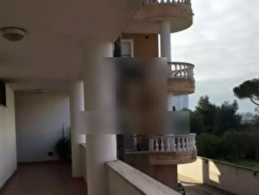 Immagine 3 di Ufficio in vendita  in Via Dei Castelli Romani a Pomezia