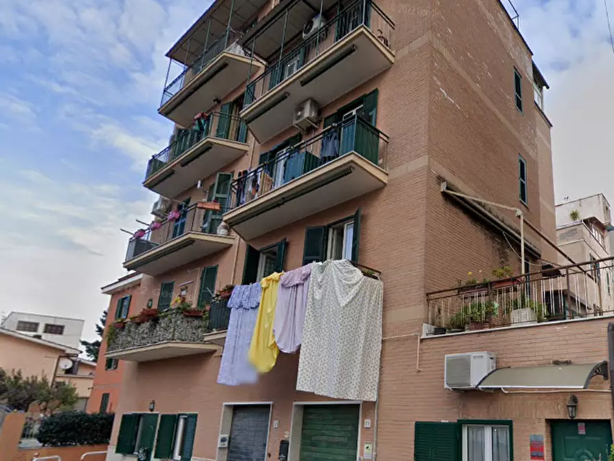 Immagine 5 di Appartamento in vendita  in Via Pio Joris a Roma