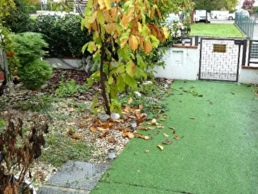 Immagine 18 di Villetta a schiera in vendita  in Via Villaggio Marianna Cita a Montecchio Precalcino