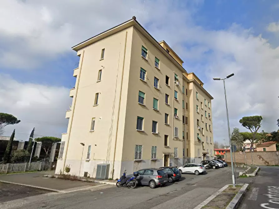 Immagine 3 di Appartamento in vendita  in Via Cortona a Roma