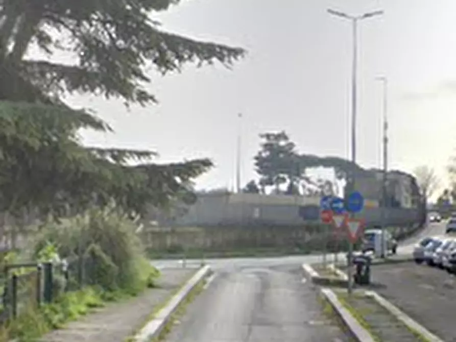 Immagine 5 di Appartamento in vendita  in Via Cortona a Roma