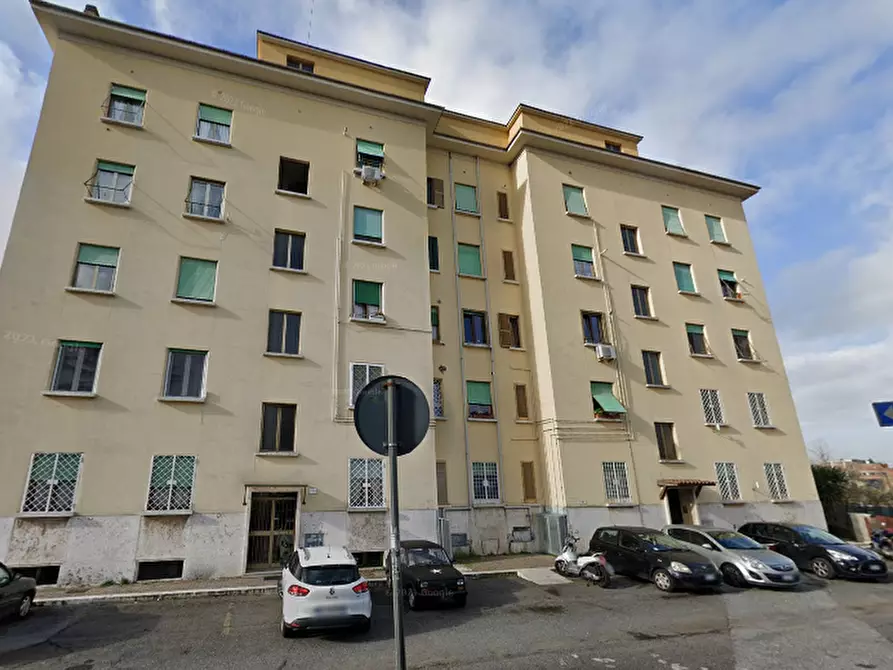 Immagine 7 di Appartamento in vendita  in Via Cortona a Roma