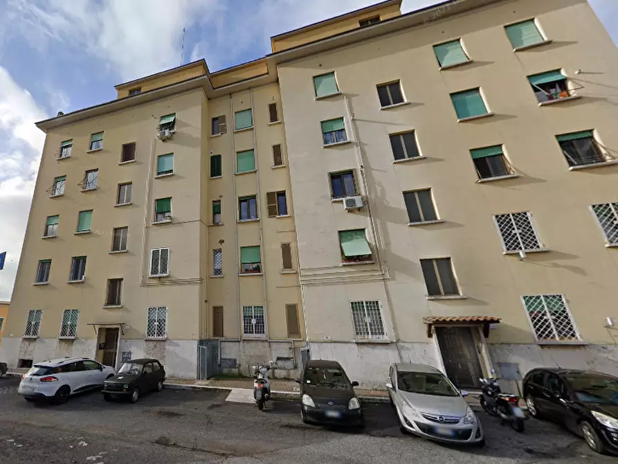 Immagine 10 di Appartamento in vendita  in Via Cortona a Roma