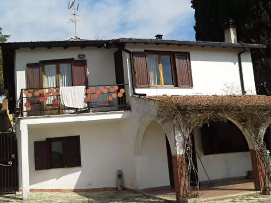 Immagine 2 di Villa in vendita  in Via Redina Pennacchi a Velletri