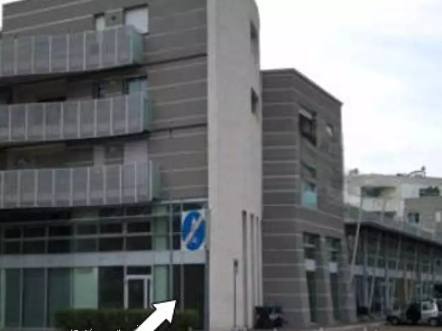 Immagine 7 di Negozio in vendita  in Viale Emilia a Riccione