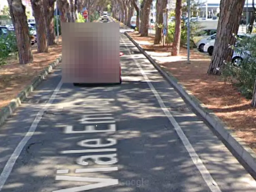 Immagine 4 di Negozio in vendita  in Viale Emilia a Riccione