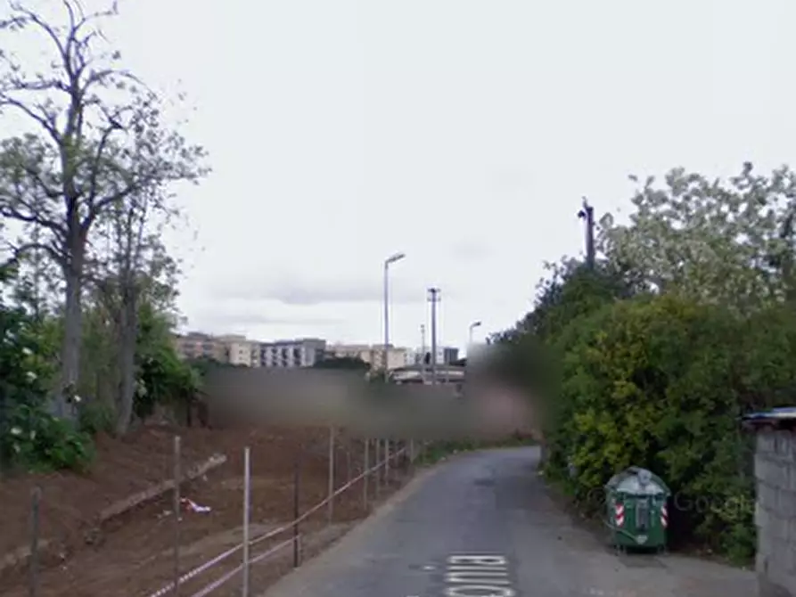 Immagine 2 di Garage in vendita  in Via Feronia a Roma