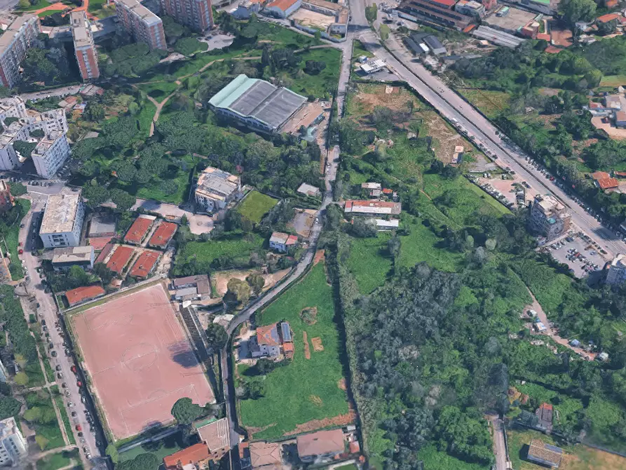 Immagine 4 di Garage in vendita  in Via Feronia a Roma