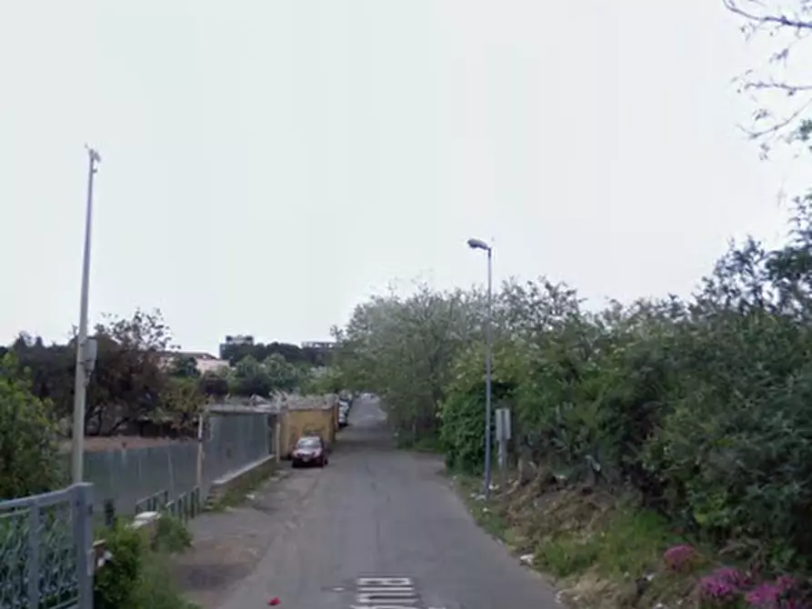 Immagine 3 di Garage in vendita  in Via Feronia a Roma