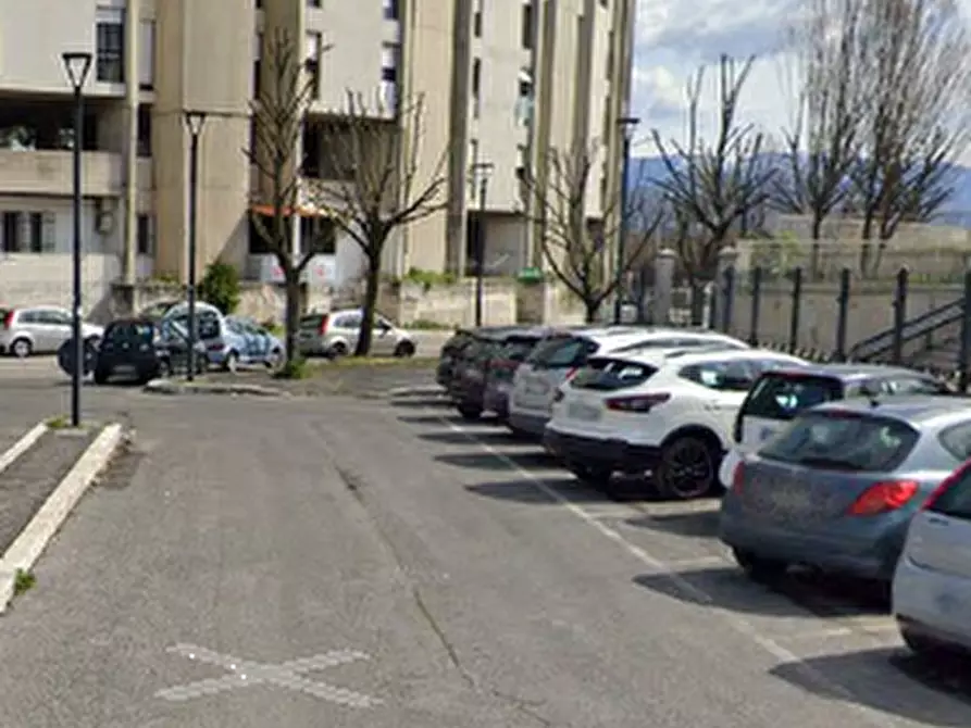 Immagine 10 di Stabile in vendita  in Via Filippo Turati a Velletri