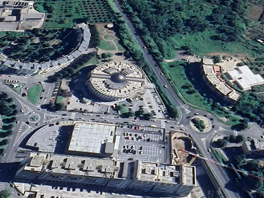 Immagine 12 di Negozio in vendita  in Via Filippo Turati a Velletri