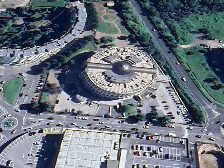 Immagine 11 di Stabile in vendita  in Via Filippo Turati a Velletri