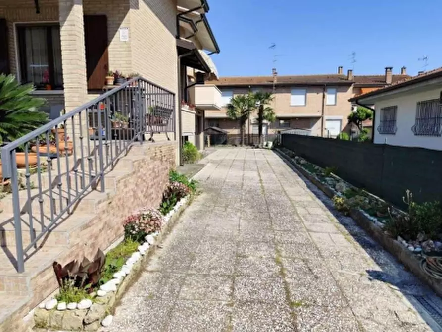 Immagine 5 di Villa in vendita  in Via Sandro Pertini a Migliaro