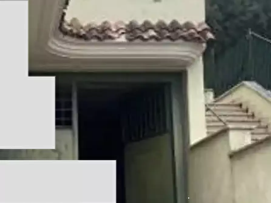 Immagine 2 di Garage in vendita  in Via Spagna  a Guidonia Montecelio