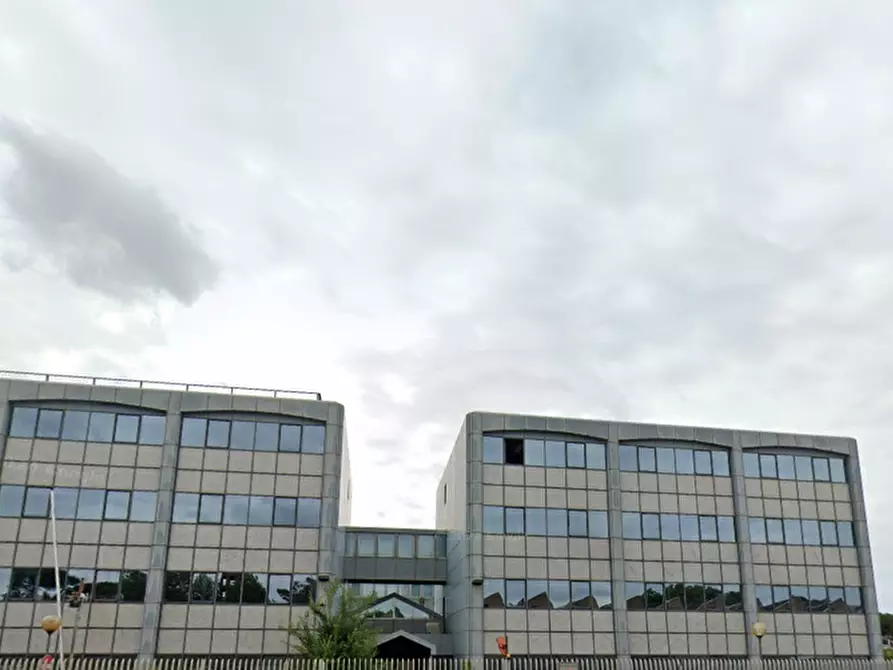 Immagine 1 di Stabile in vendita  in Via di Tor Pagnotta  a Roma