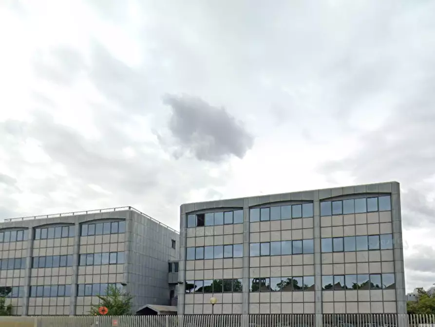 Immagine 4 di Stabile in vendita  in Via di Tor Pagnotta  a Roma