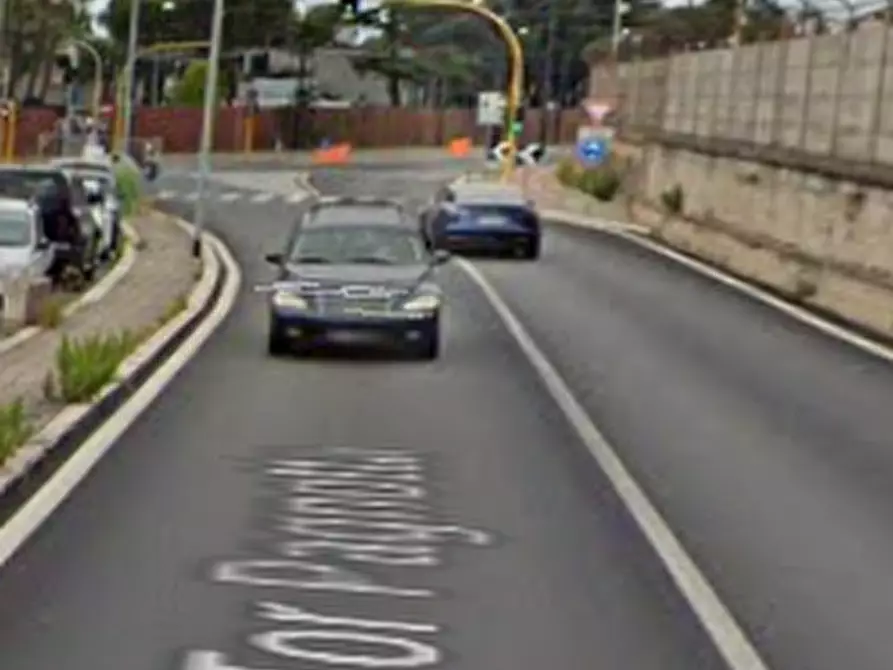 Immagine 7 di Stabile in vendita  in Via di Tor Pagnotta  a Roma