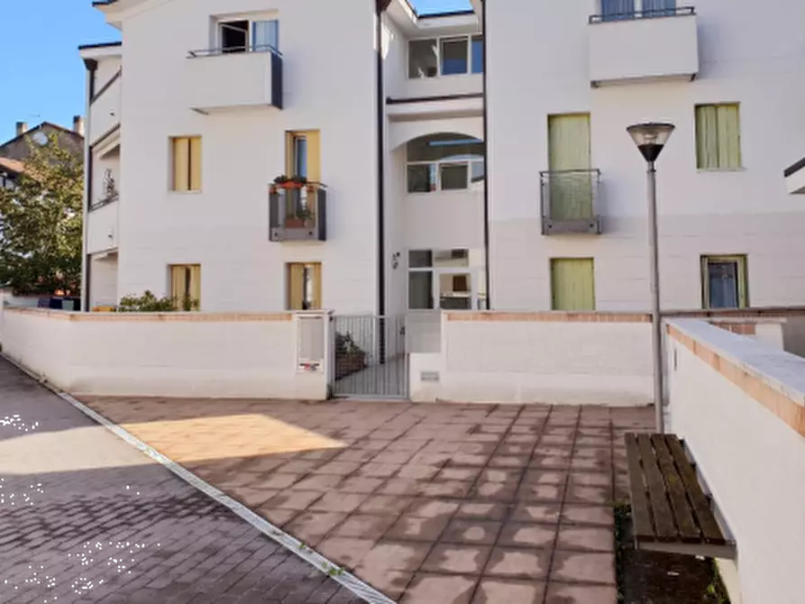 Immagine 1 di Appartamento in vendita  in Sez. Magrè viale Roma a Schio