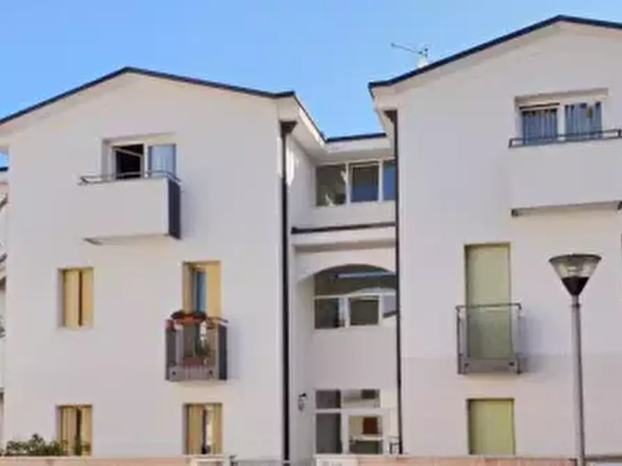 Immagine 4 di Appartamento in vendita  in Sez. Magrè viale Roma a Schio