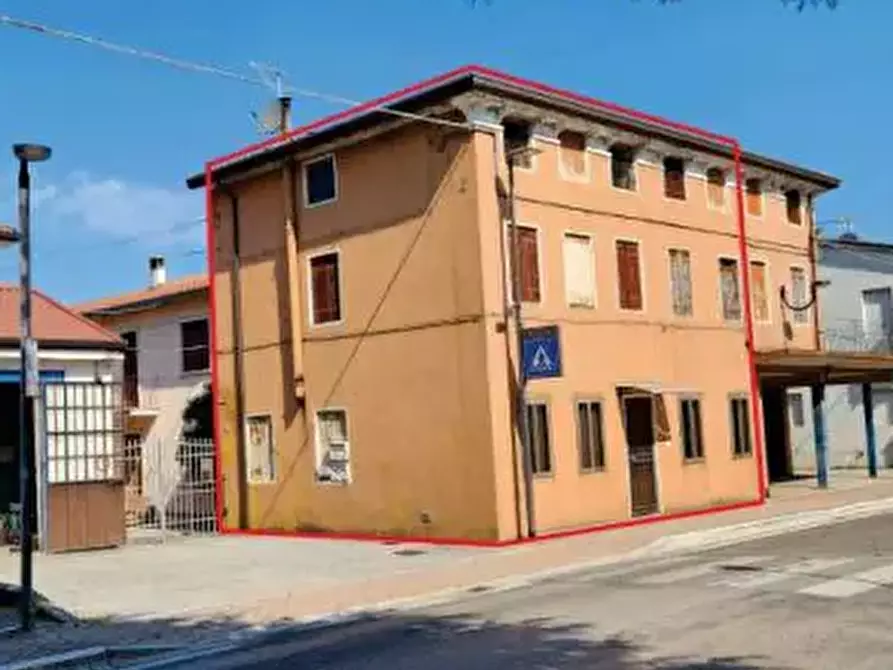 Immagine 1 di Porzione di casa in vendita  in Via Roma a Bolzano Vicentino