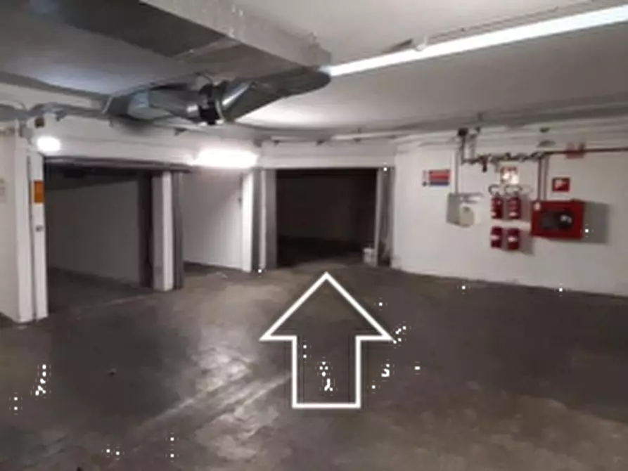Immagine 2 di Garage in vendita  in Marco Volpe a Udine
