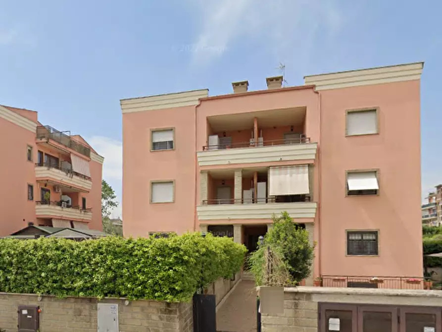 Immagine 5 di Appartamento in vendita  in Via Casalanguida a Roma