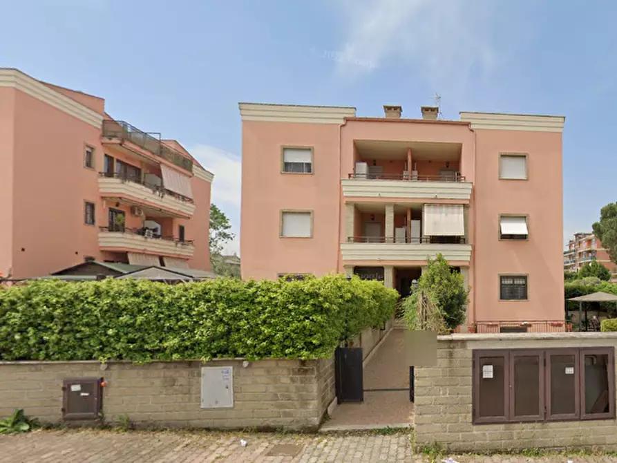 Immagine 6 di Appartamento in vendita  in Via Casalanguida a Roma
