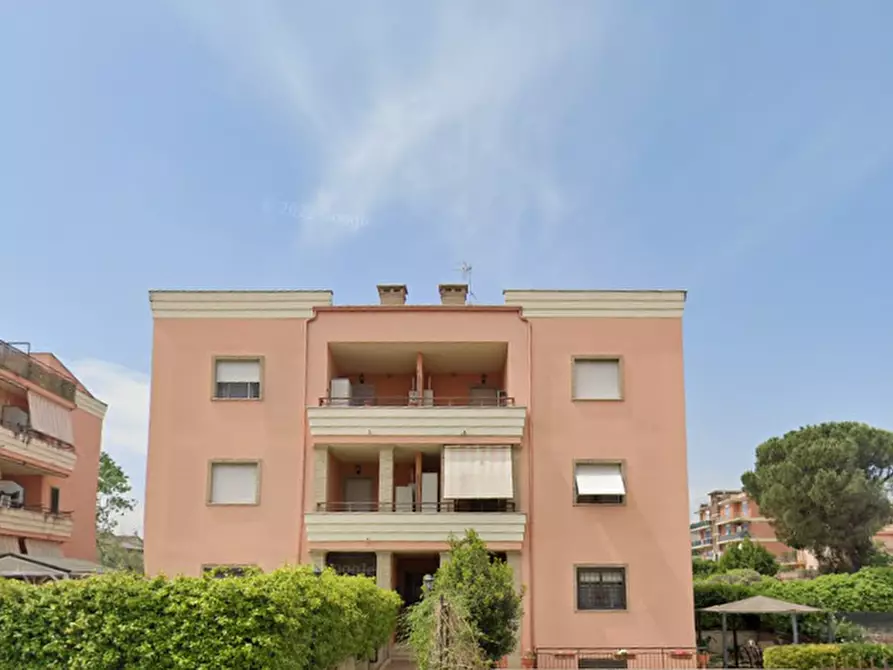 Immagine 15 di Appartamento in vendita  in Via Casalanguida a Roma