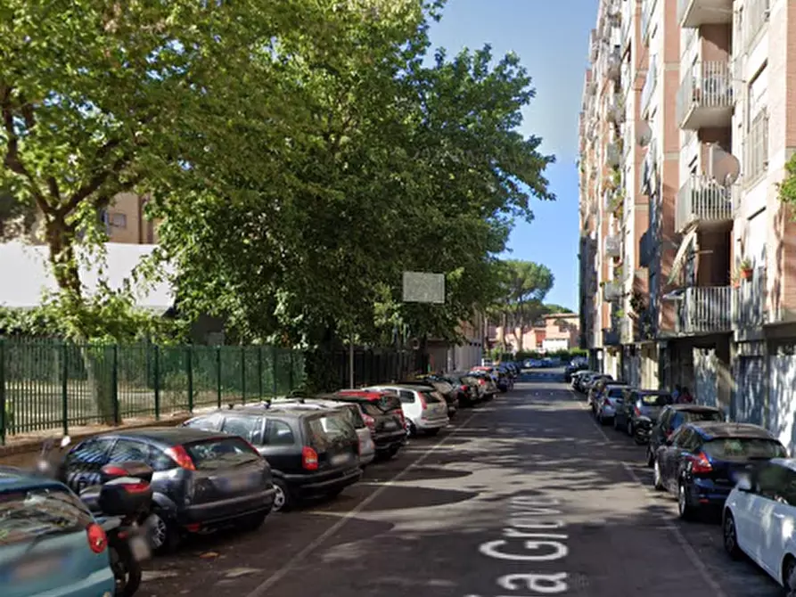 Immagine 6 di Appartamento in vendita  in Via Greve a Roma