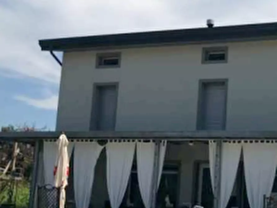 Immagine 5 di Negozio in vendita  in Viale della Stazione a Tarcento