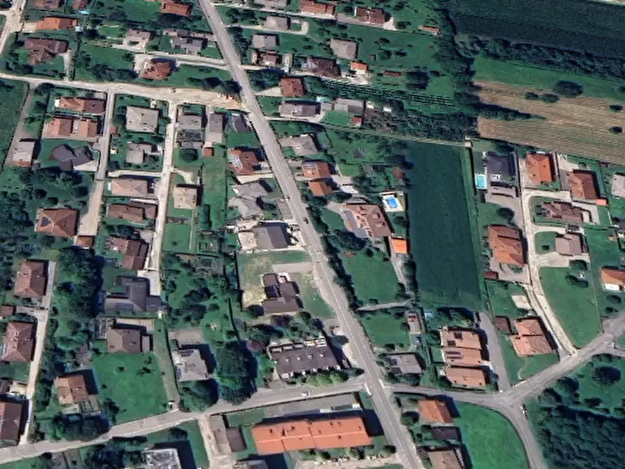 Immagine 14 di Negozio in vendita  in Viale della Stazione a Tarcento