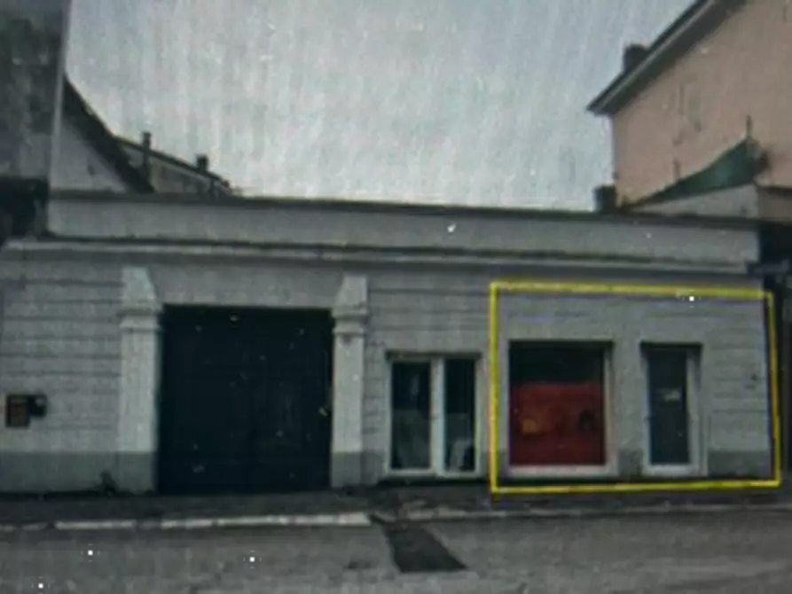 Immagine 1 di Negozio in vendita  in Via Giuseppe Garibaldi  a Monfalcone
