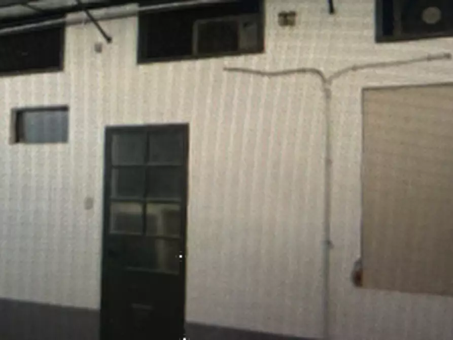 Immagine 3 di Negozio in vendita  in Via Giuseppe Garibaldi  a Monfalcone