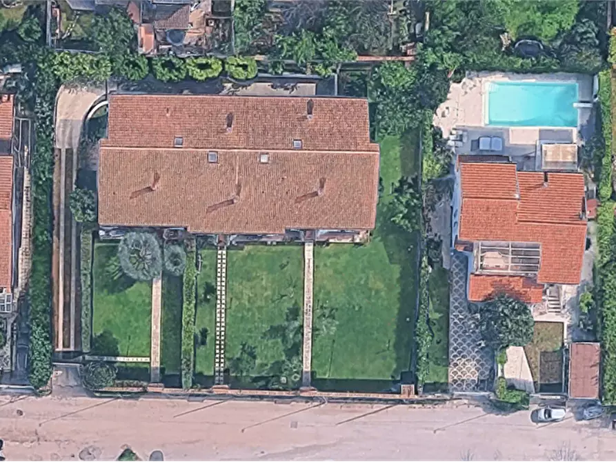 Immagine 15 di Villa in vendita  in Via Alessio Olivieri a Roma