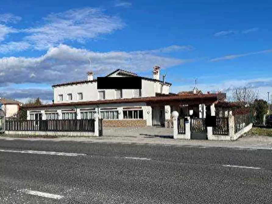 Immagine 1 di Hotel in vendita  in Via Grado  a San Canzian D'isonzo