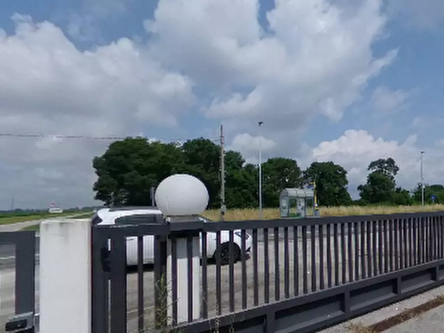 Immagine 8 di Hotel in vendita  in Via Grado  a San Canzian D'isonzo