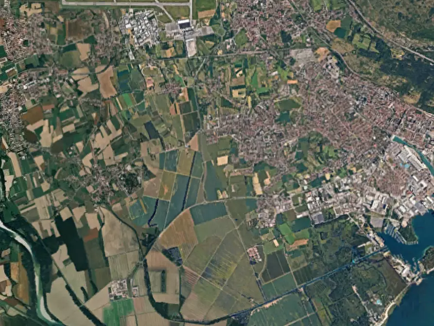 Immagine 16 di Hotel in vendita  in Via Grado  a San Canzian D'isonzo