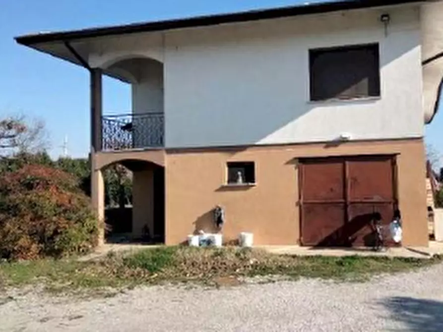 Immagine 8 di Villa in vendita  in Via San Floreano a Santa Maria La Longa