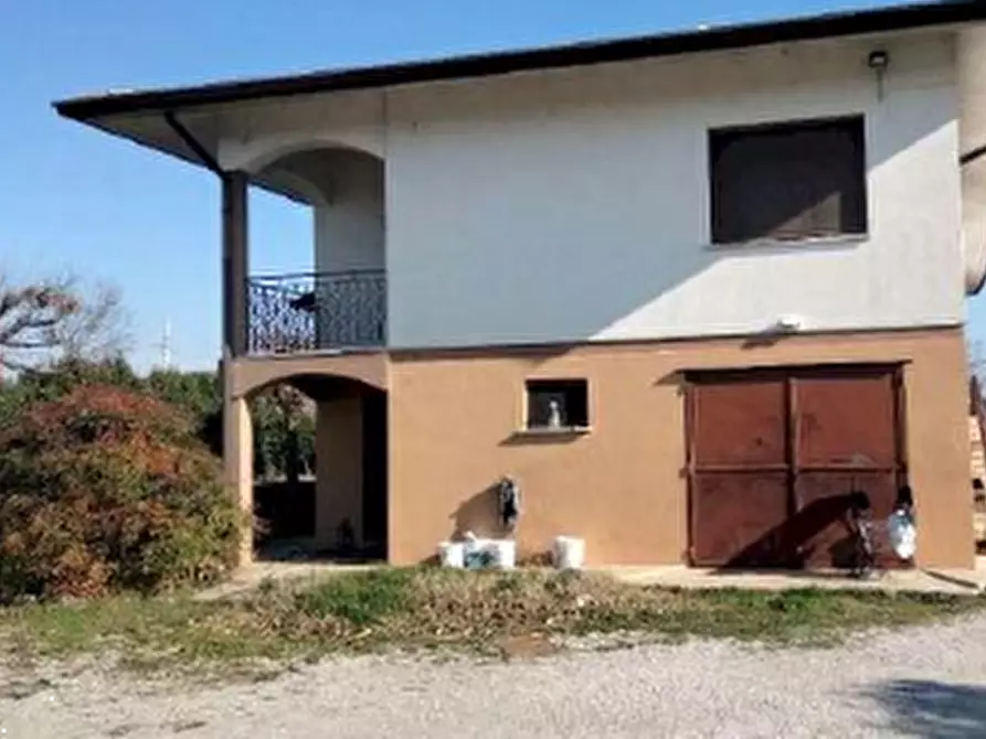 Immagine 9 di Villa in vendita  in Via San Floreano a Santa Maria La Longa