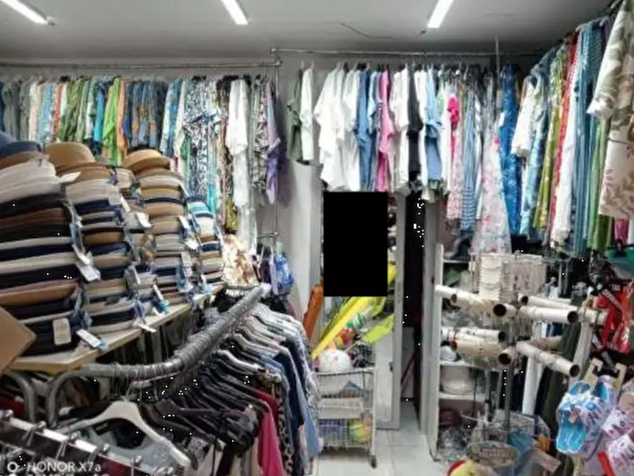 Immagine 8 di Negozio in vendita  in Via Manzoni  a Grado