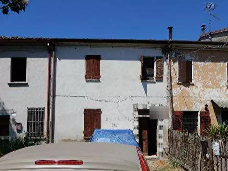 Immagine 1 di Porzione di casa in vendita  in Via Randaccio a Roncoferraro