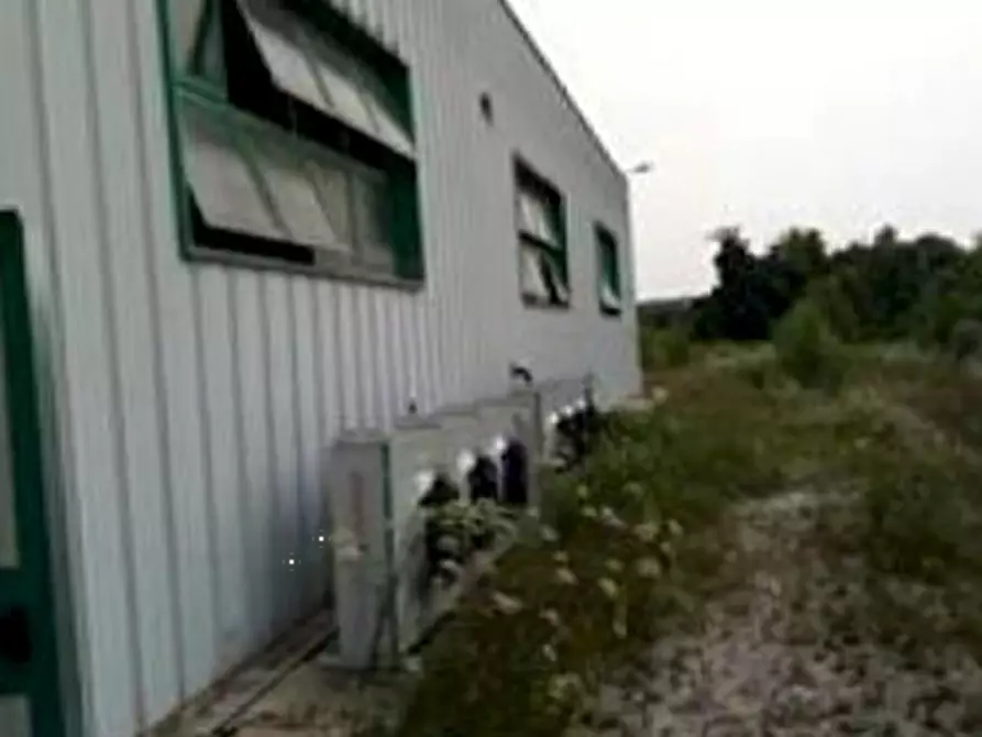 Immagine 1 di Capannone industriale in vendita  in Via Manzano  a Premariacco