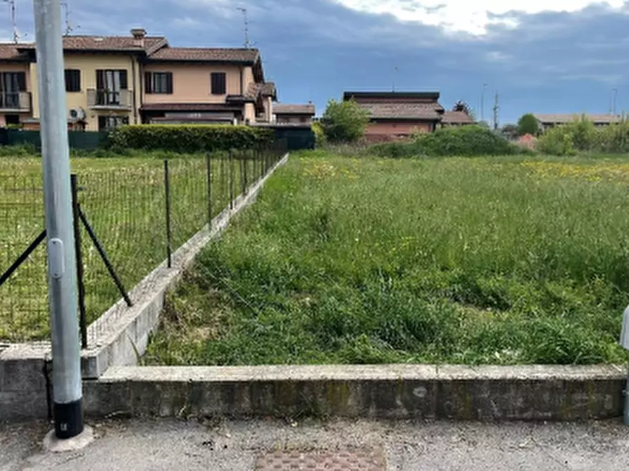 Immagine 6 di Posto auto in vendita  in Via Marie Curie a Casalmoro