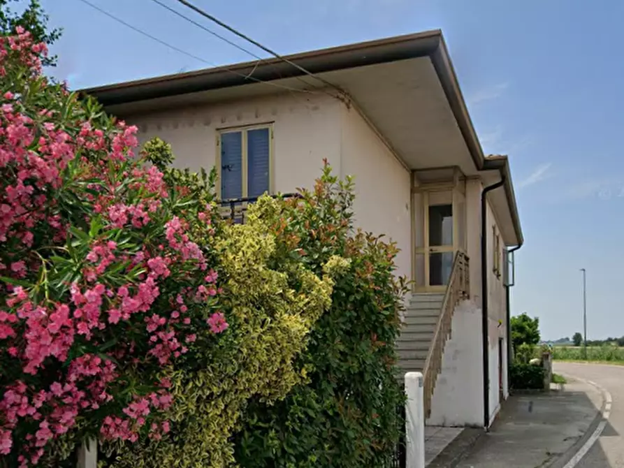 Immagine 1 di Casa indipendente in vendita  in Via Giuseppe Garibaldi a Villadose