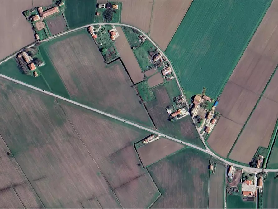 Immagine 7 di Magazzino in vendita  in Via Gorghi a Canda