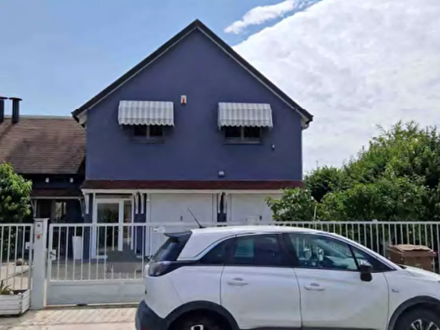 Immagine 3 di Casa bifamiliare in vendita  in Via della Repubblica a Motteggiana