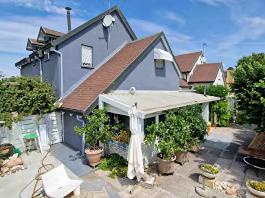 Immagine 7 di Casa bifamiliare in vendita  in Via della Repubblica a Motteggiana